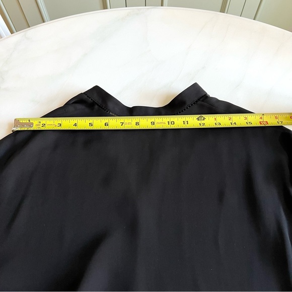 Alice + Olivia Employed Silk V-neck Black Top Sz S - Picture 7 of 8